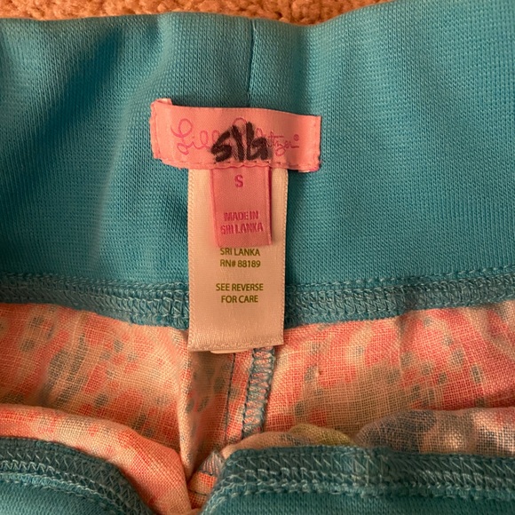 EUC Lilly Pulitzer Sample Beach Shorts in Let’s Cha Cha - Picture 4 of 5